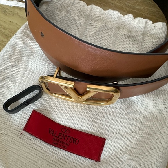 Valentino Reversible Leather Belt with Gold Buckle. Some oxidation - Picture 2 of 10